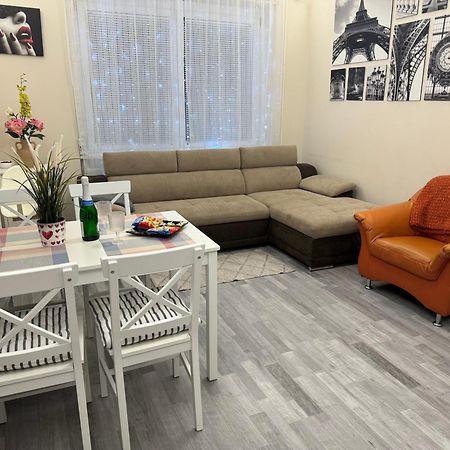 Relax Island Family Friedly Apartment Boedapest Buitenkant foto